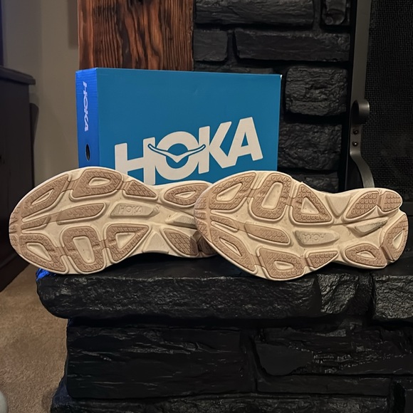 Hoka Bondi - Size 8 women’s - Picture 3 of 5